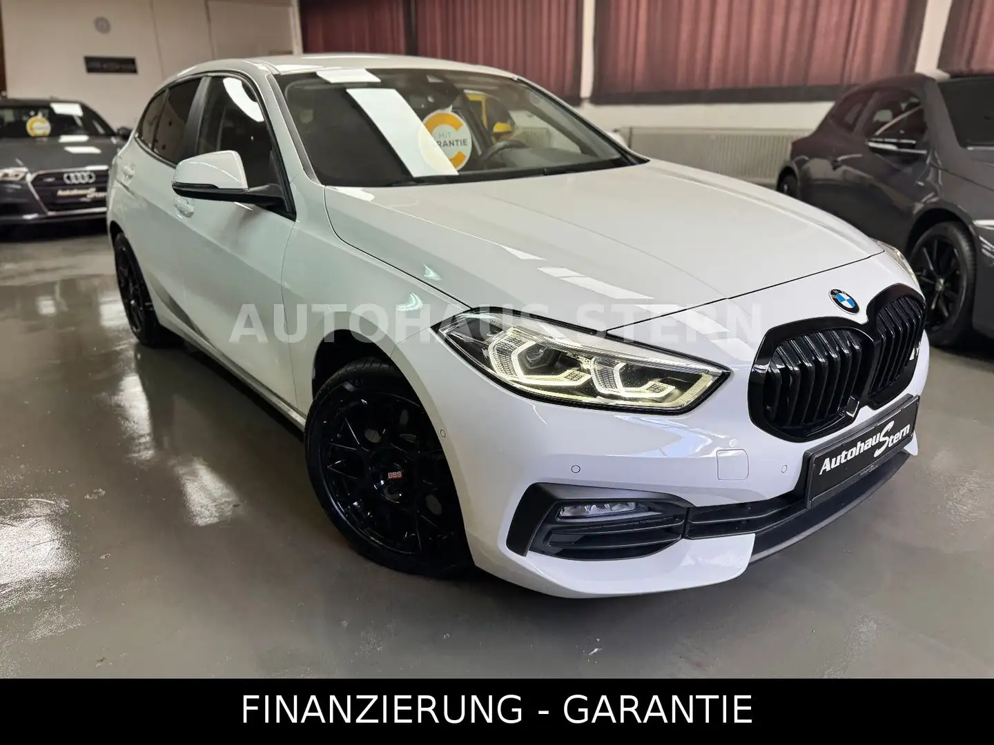 BMW 120 d xDrive Live M Lenkrad RFK LED 8fach Spur Weiß - 1