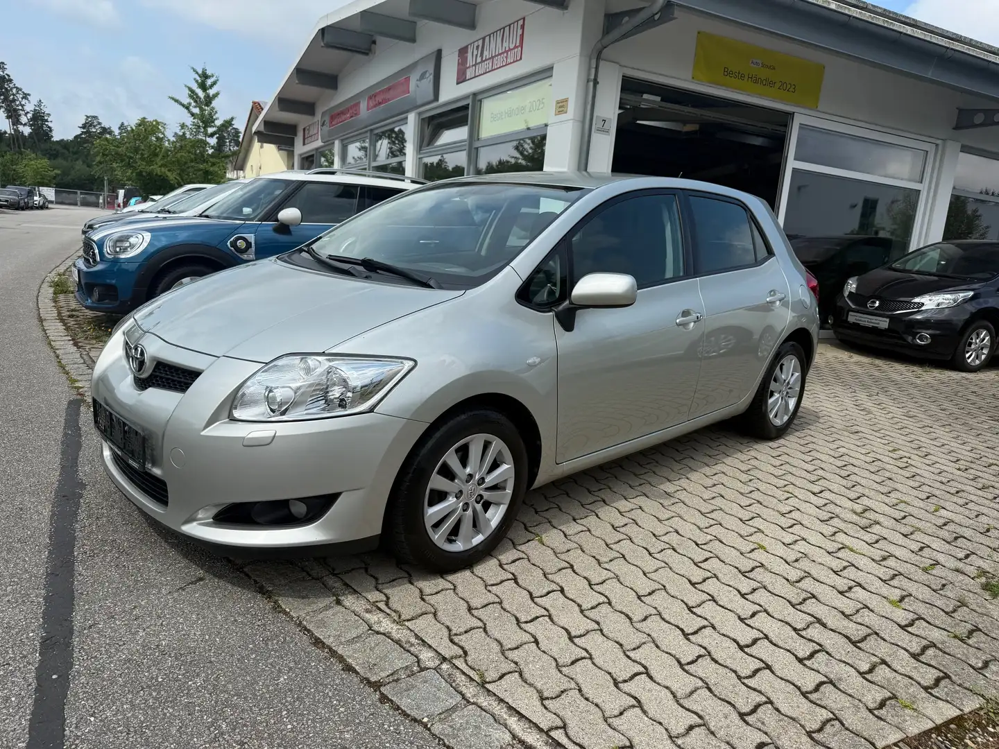 Toyota Auris Executive - Verkauf nur an Händler oder Export Gris - 1