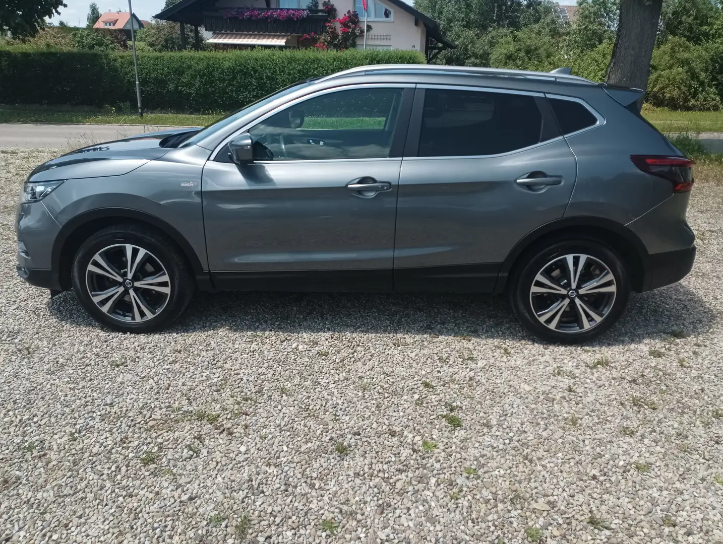 Nissan Qashqai 1.7 dCi N-CONNECTA * Kamera * AHK * Bruin - 2