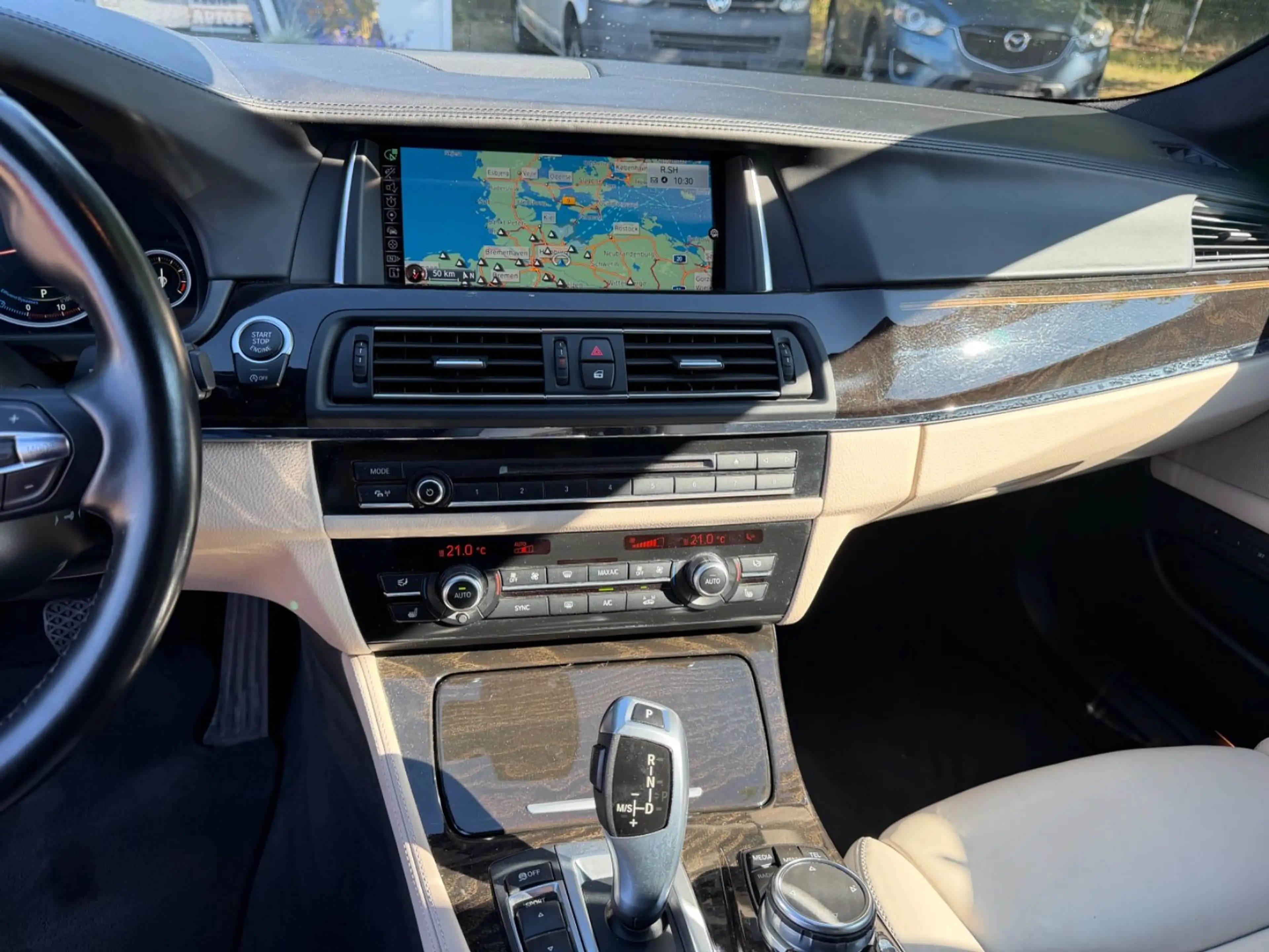 BMW 535 5 Touring 535 d xDrive — photo 9