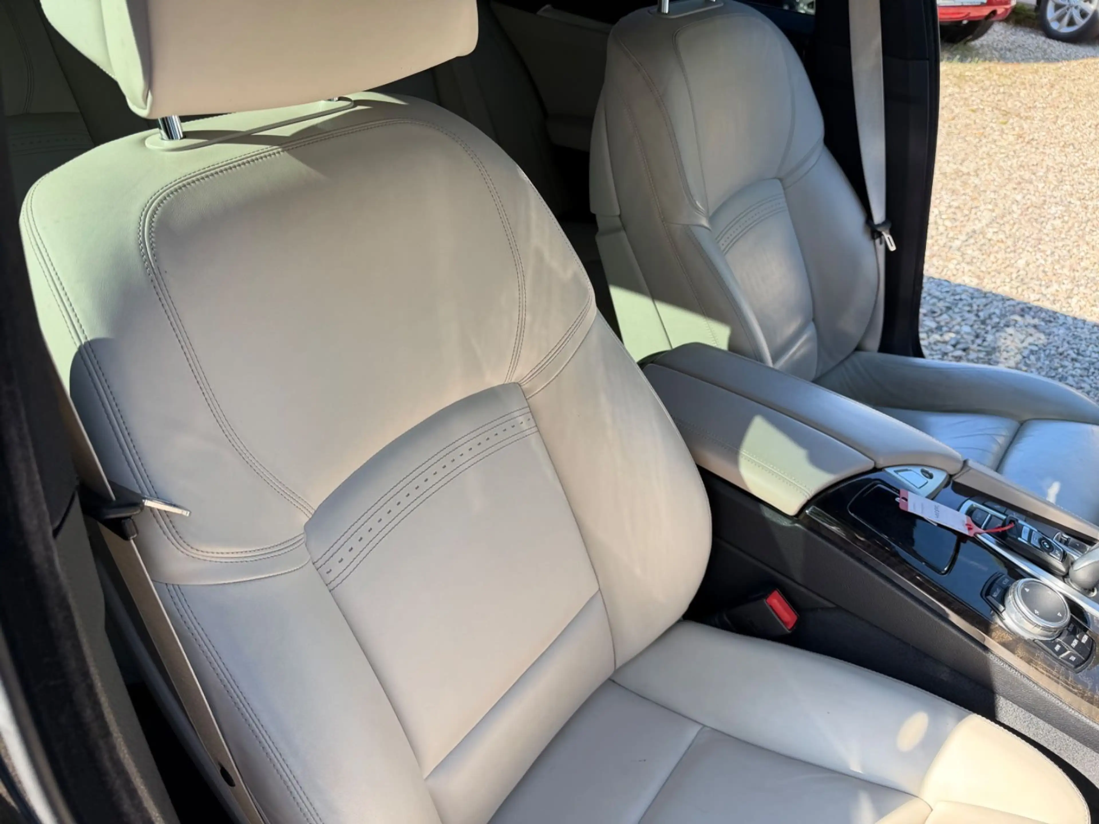 BMW 535 5 Touring 535 d xDrive — photo 12