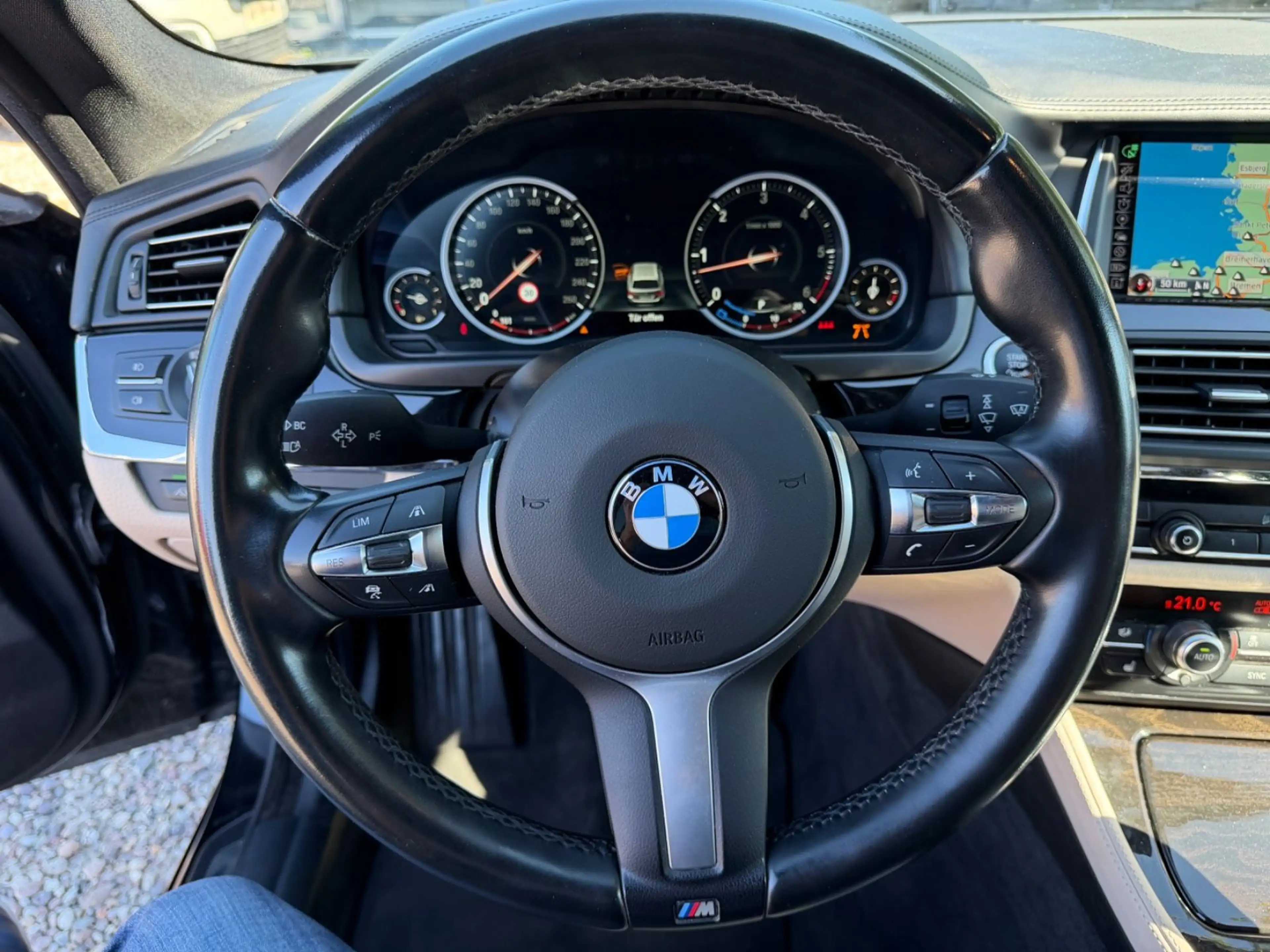 BMW 535 5 Touring 535 d xDrive — photo 10
