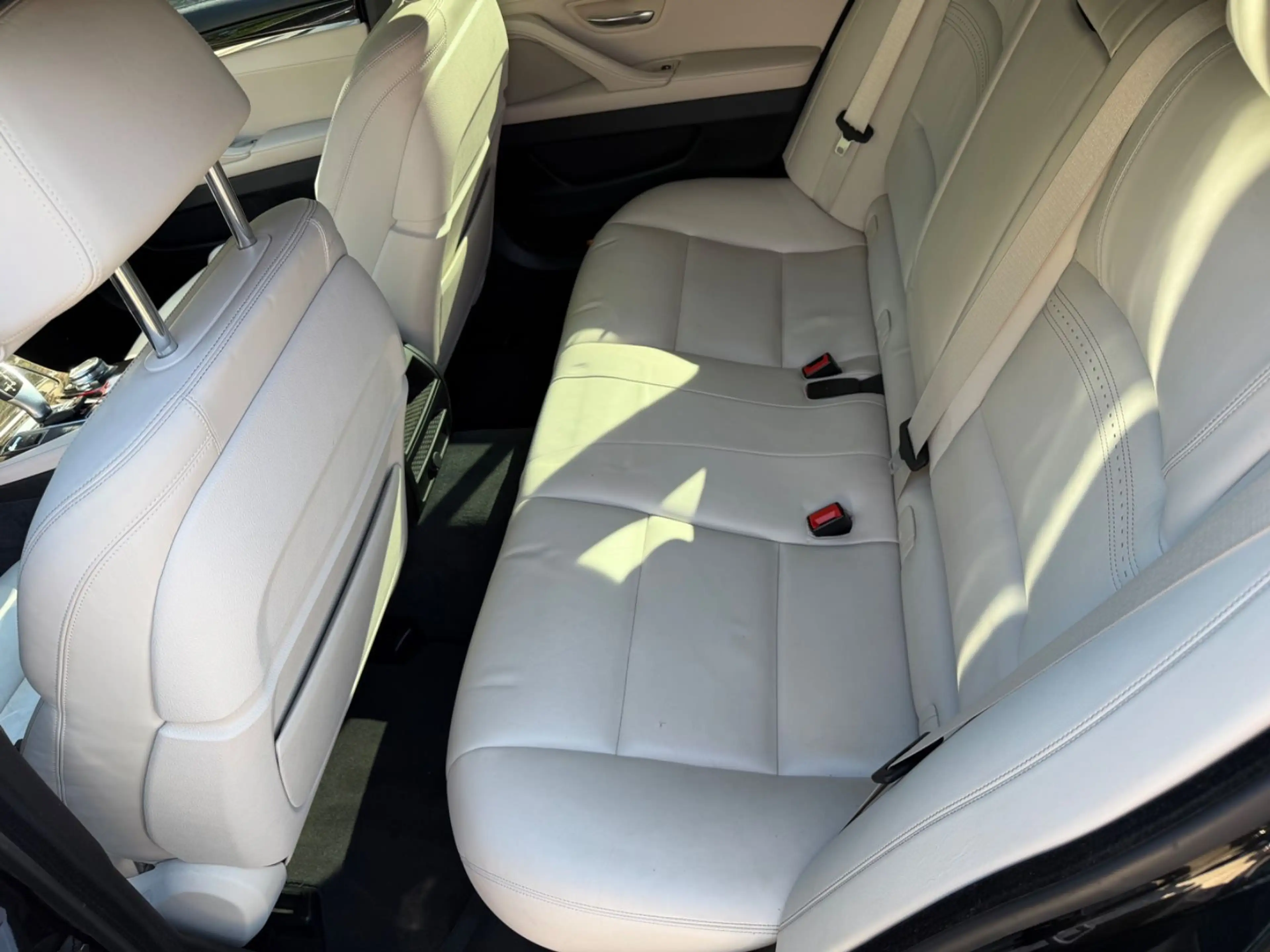 BMW 535 5 Touring 535 d xDrive — photo 13