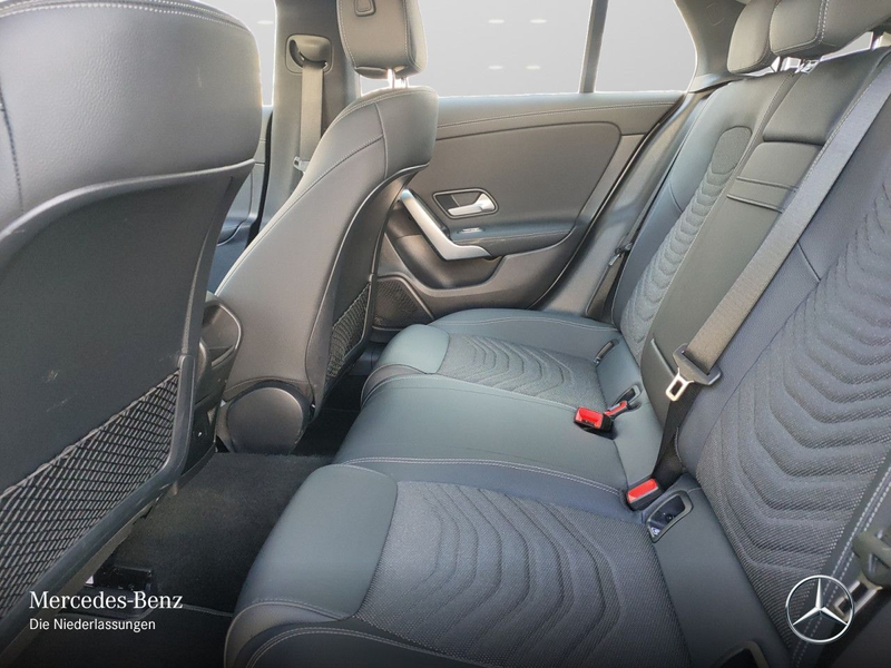 Mercedes-Benz CLA 180 PROGRESSIVE+LED+KAMERA+KEYLESS+7G — photo 12