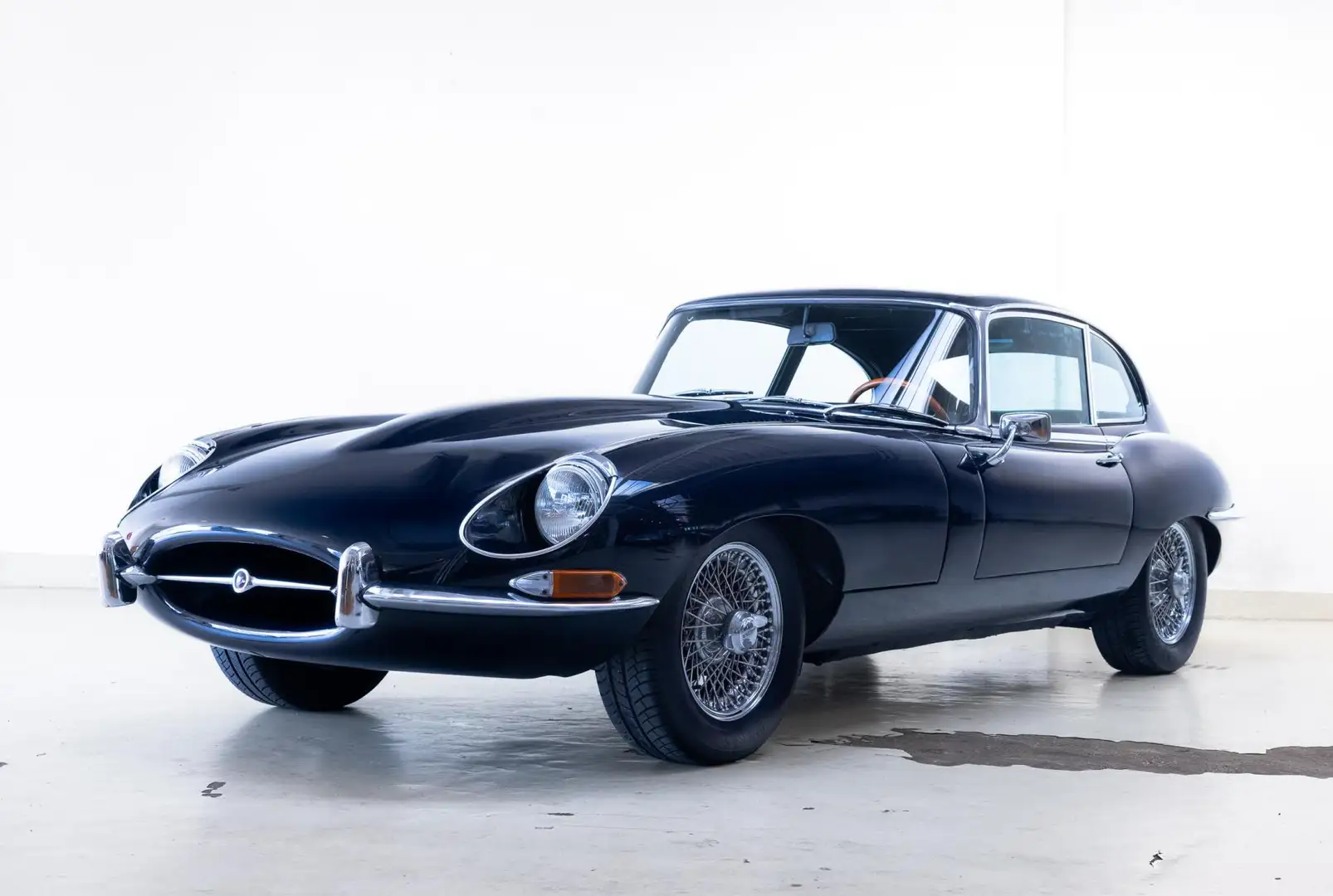 Jaguar E-Type "E" Series 1 2+2 FHC - Matching Numbers - Blauw - 1