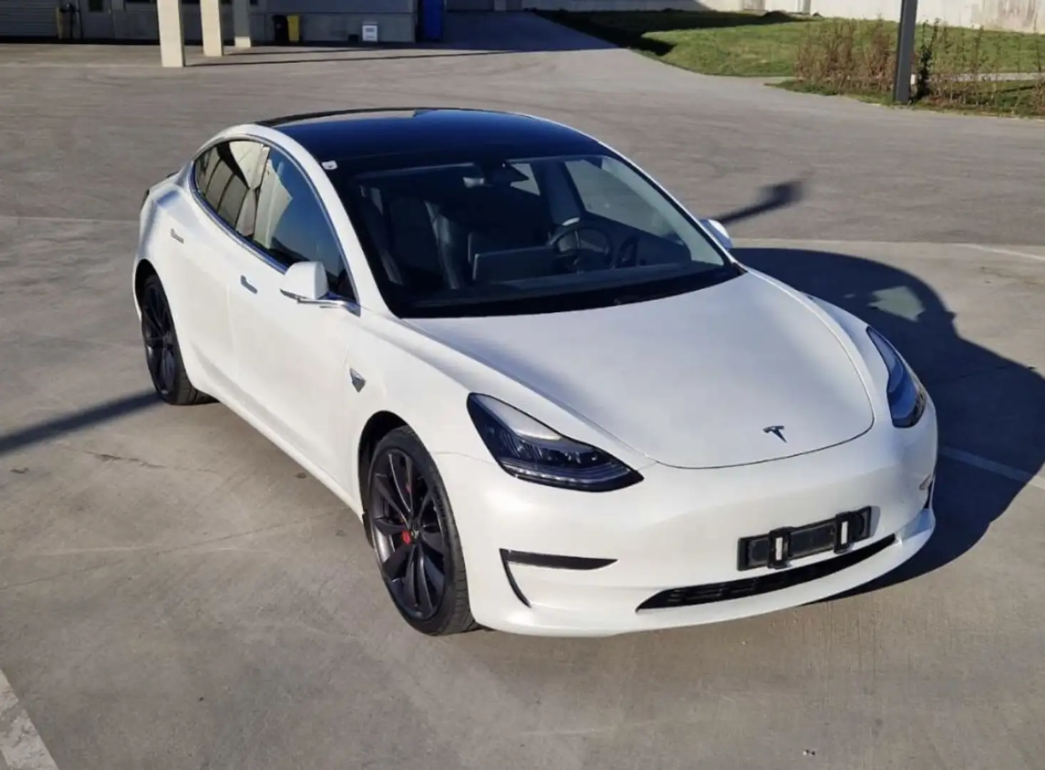 Tesla Model 3 Performance Limousine Weiß - 2