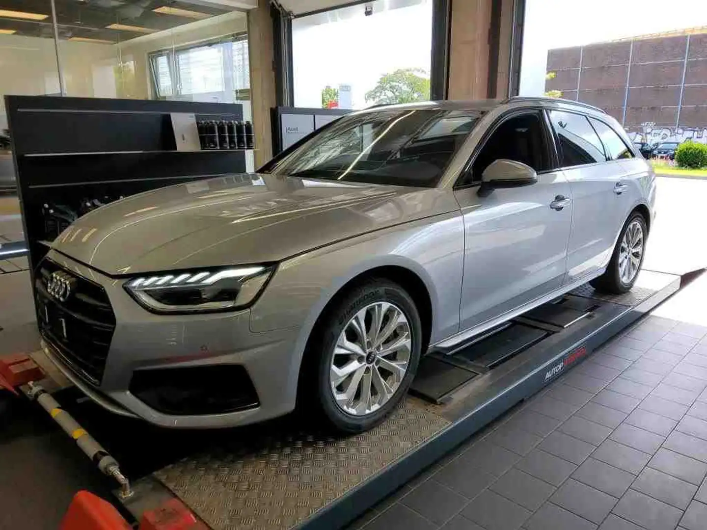 Audi A4 45 Avant eTFSi quattro ACC/LED Silber - 2
