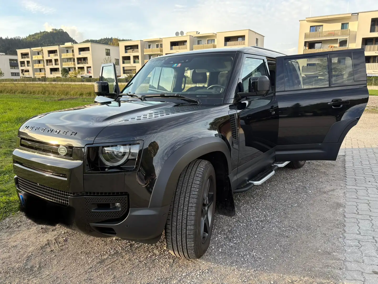 Land Rover Defender Defender 110 D250 SE Schwarz - 1