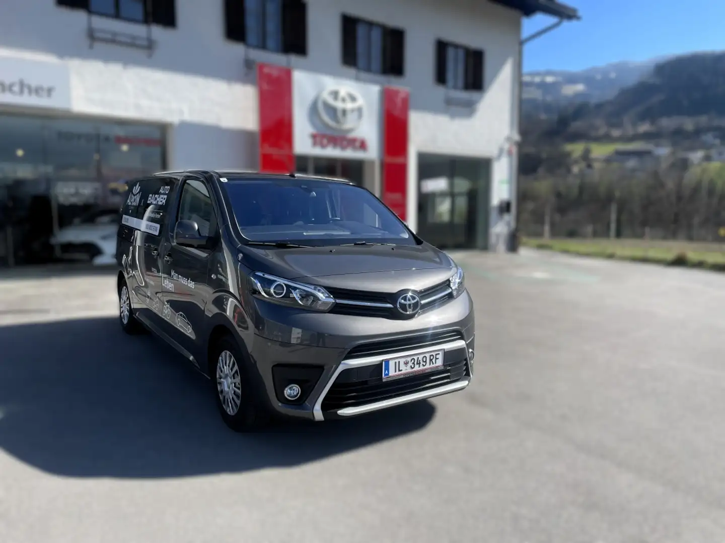Toyota Proace Proace Verso 2,0 D-4D 180PS VIP Zwart - 2
