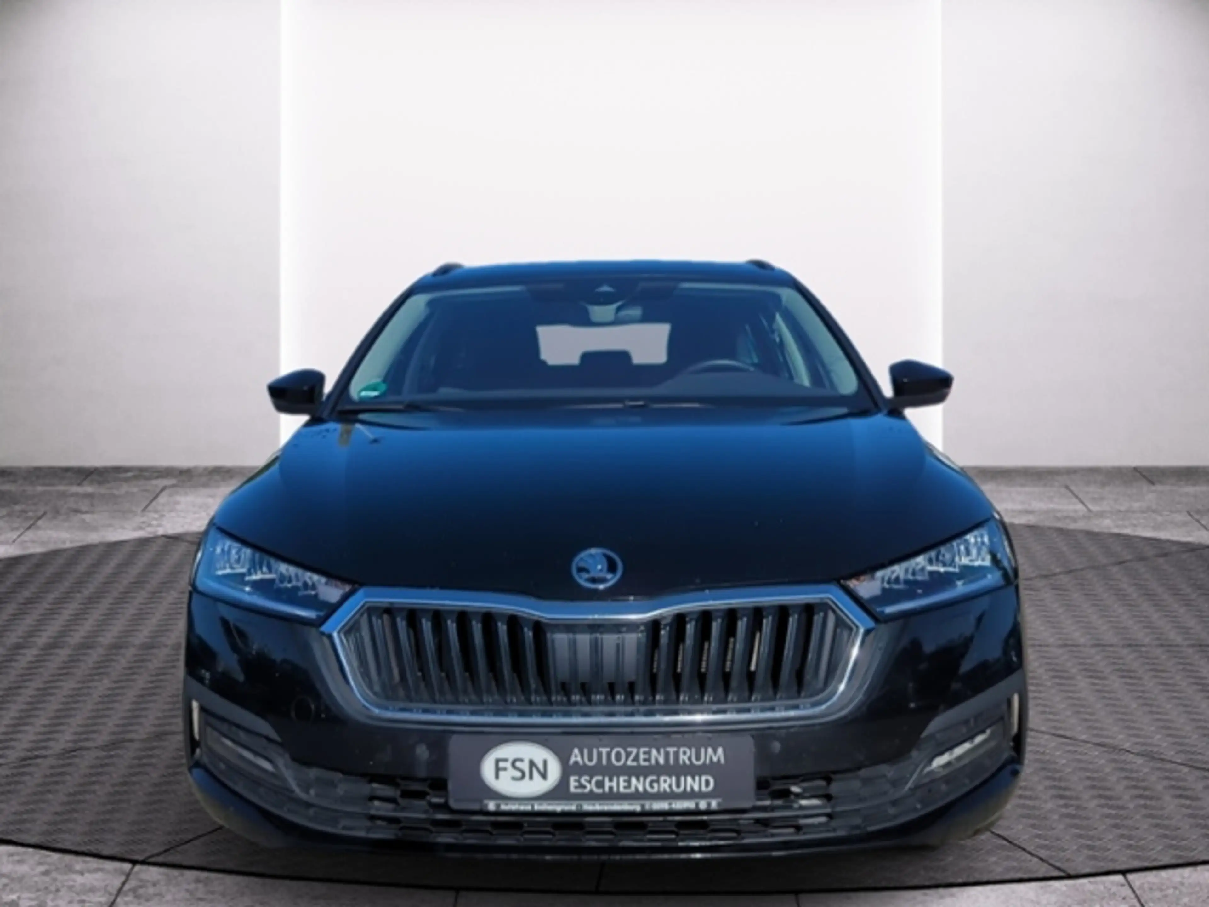 Skoda Octavia Combi 2.0 TDI DSG Clever NAV AHK STANDHZG — photo 4