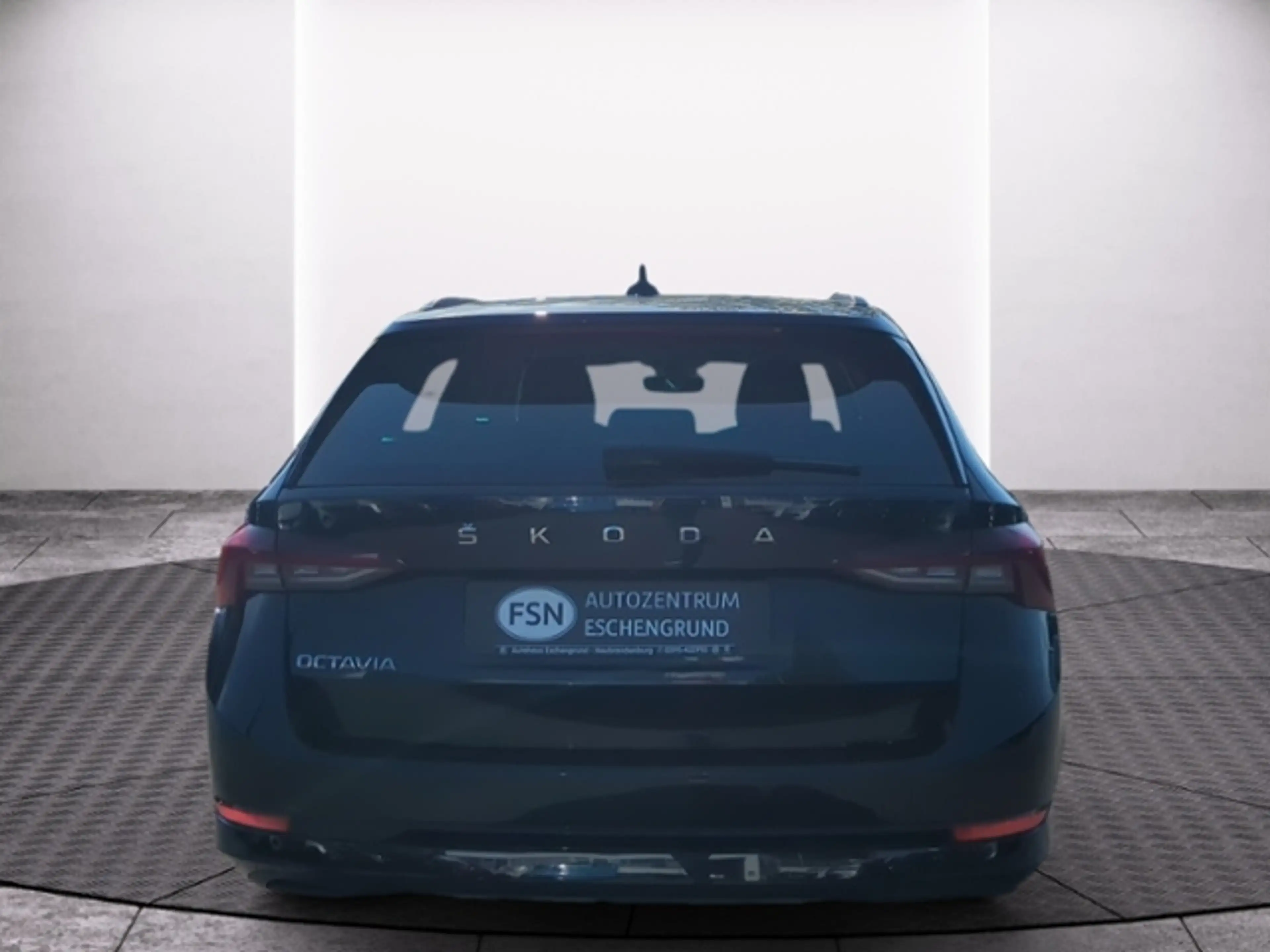 Skoda Octavia Combi 2.0 TDI DSG Clever NAV AHK STANDHZG — photo 7