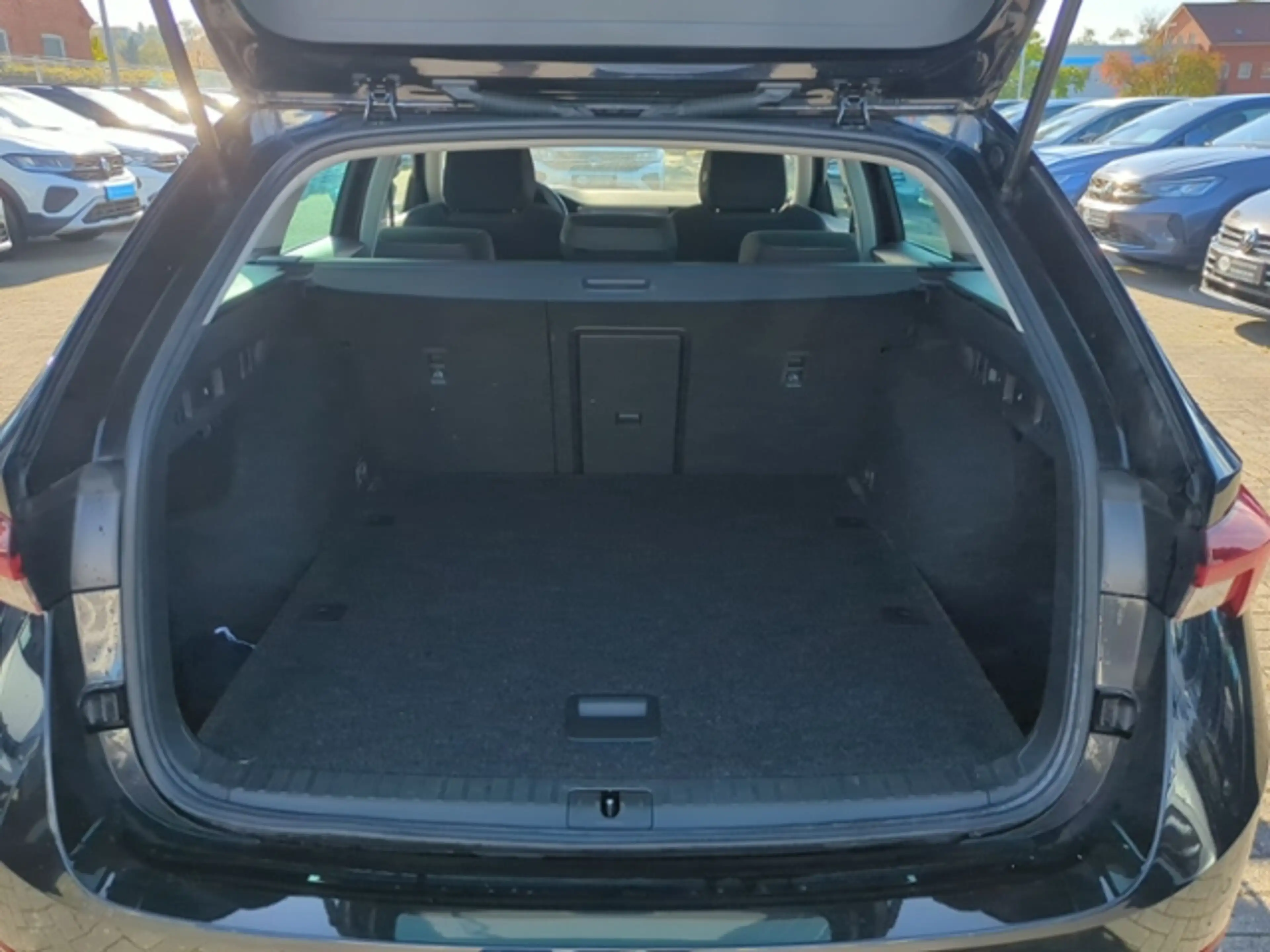 Skoda Octavia Combi 2.0 TDI DSG Clever NAV AHK STANDHZG — photo 8