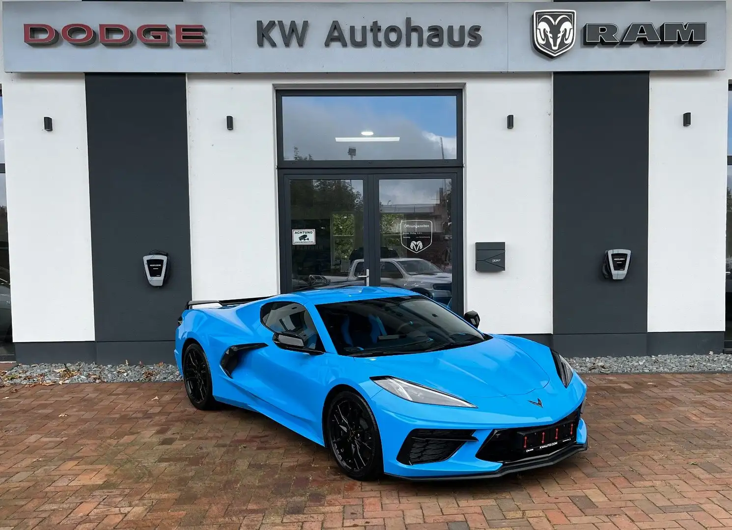 Corvette C8 Stingray Coupé 3LT Azul - 1