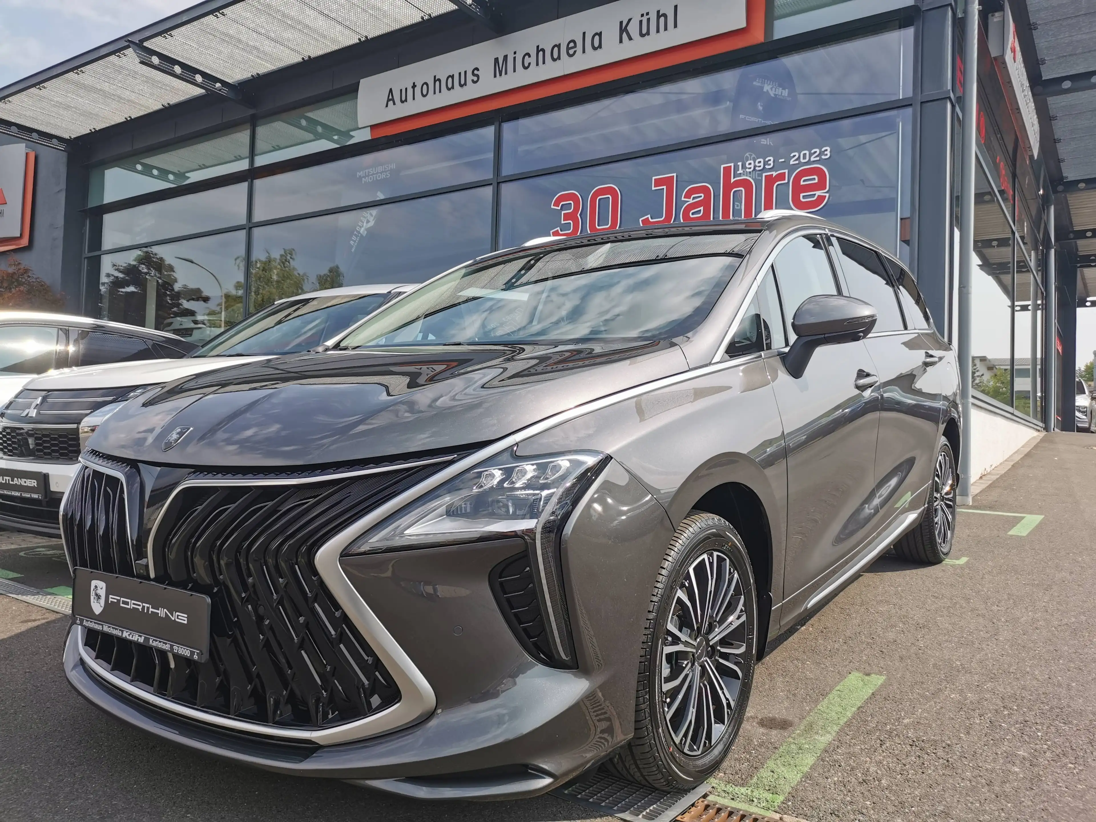 DFM Forthing 4 DFM Forthing 4 PHEV  7 Sitzer - 3 Jahre Garantie