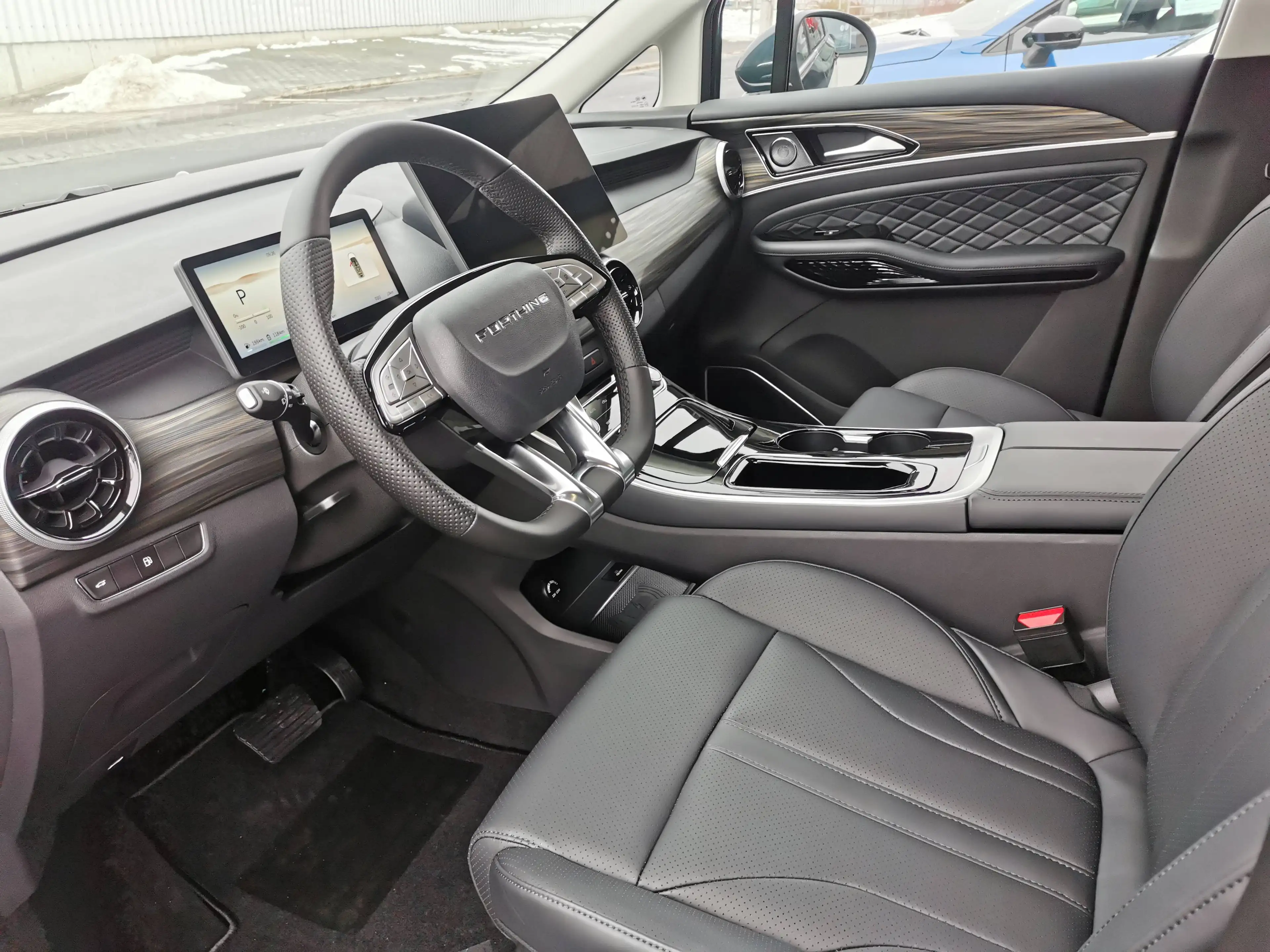 DFM Forthing 4 DFM Forthing 4 PHEV  7 Sitzer - 3 Jahre Garantie — photo 11