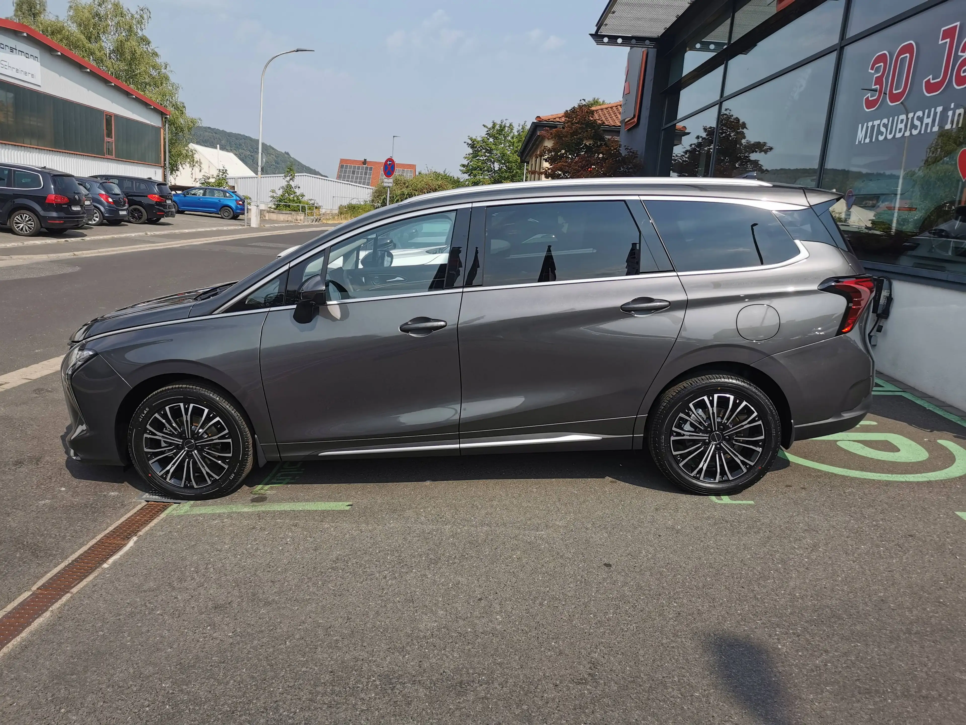 DFM Forthing 4 DFM Forthing 4 PHEV  7 Sitzer - 3 Jahre Garantie — photo 3