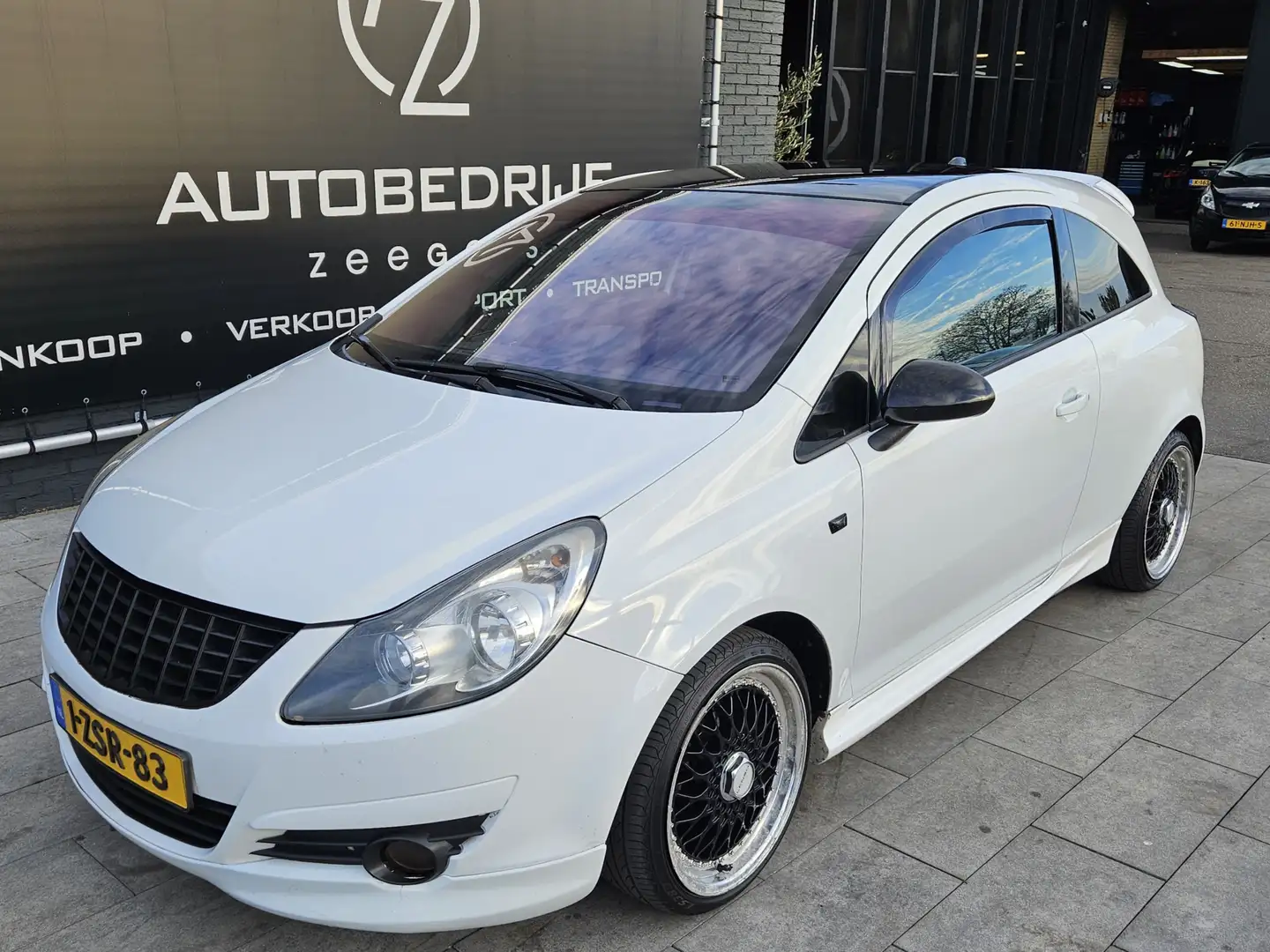 Opel Corsa 1.4-16V '111' *Sport Edition*Comfort Drive*New APK Wit - 2