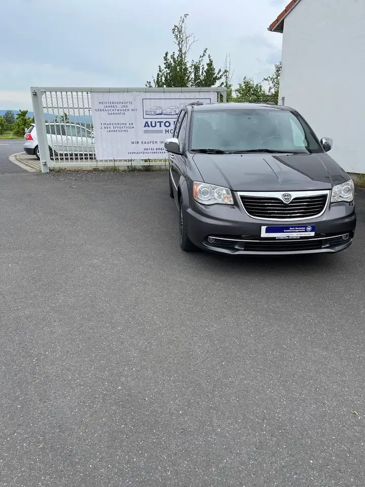 Lancia Voyager