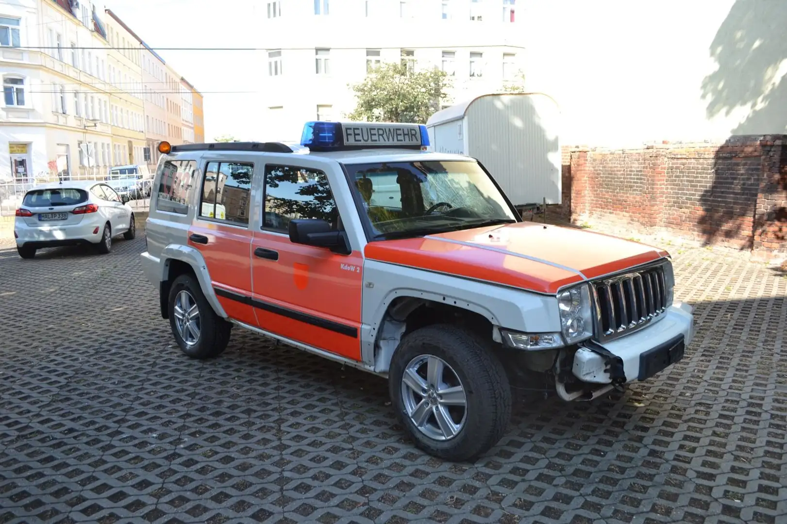 Jeep Commander 3.0 CRD Feuerwehr, Notarzt Weiß - 1
