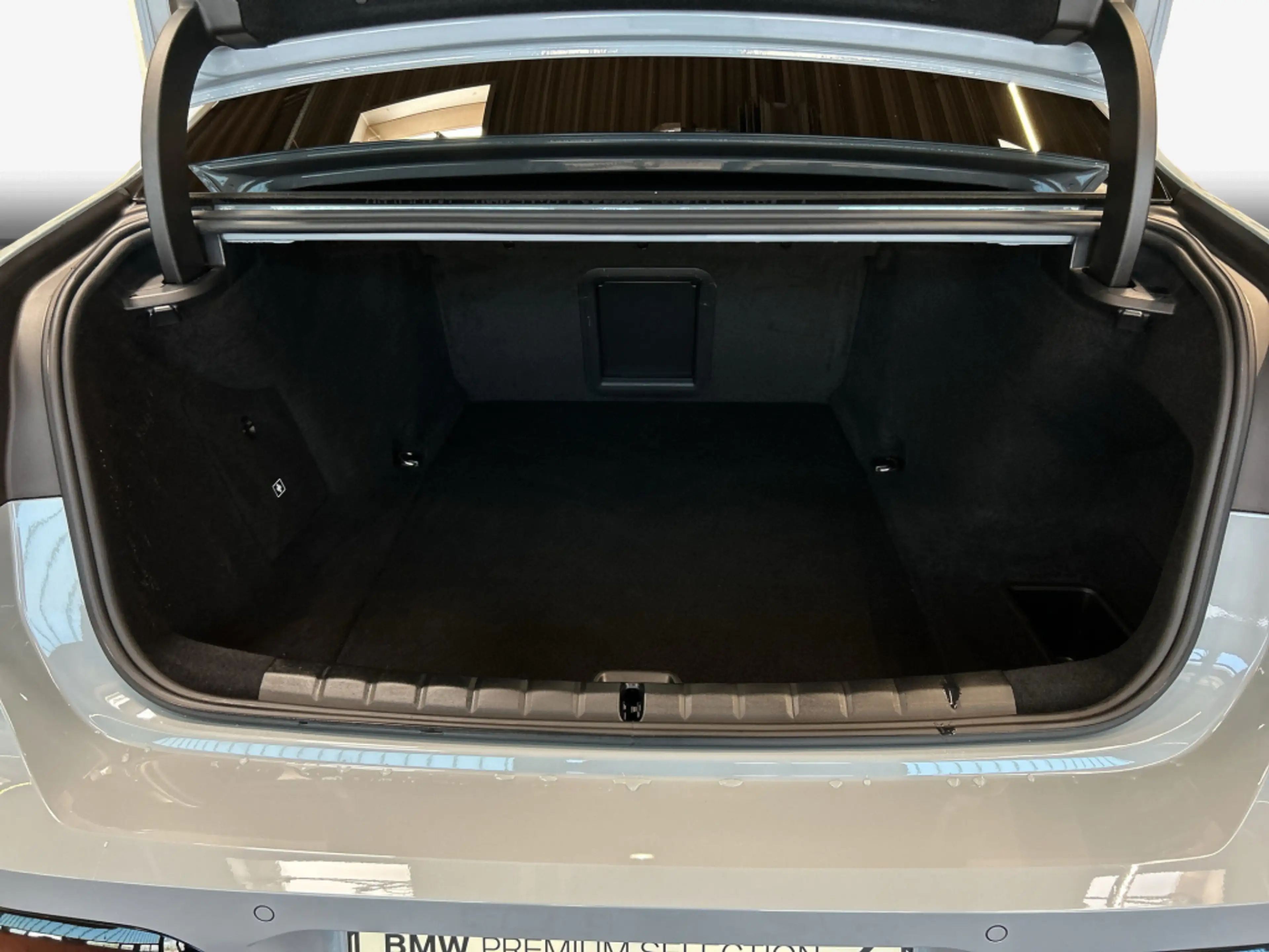 BMW i7 eDrive50, Panoramadach, MSport — photo 9