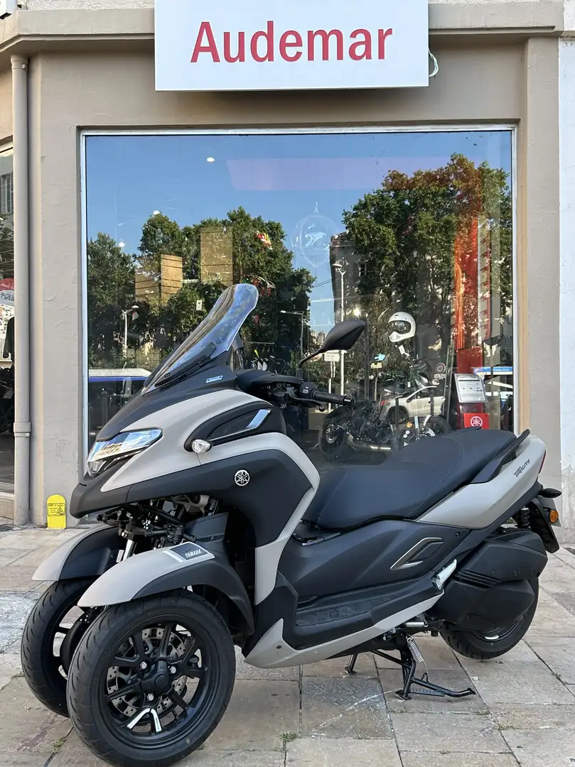 Yamaha TriCity Beige - 1