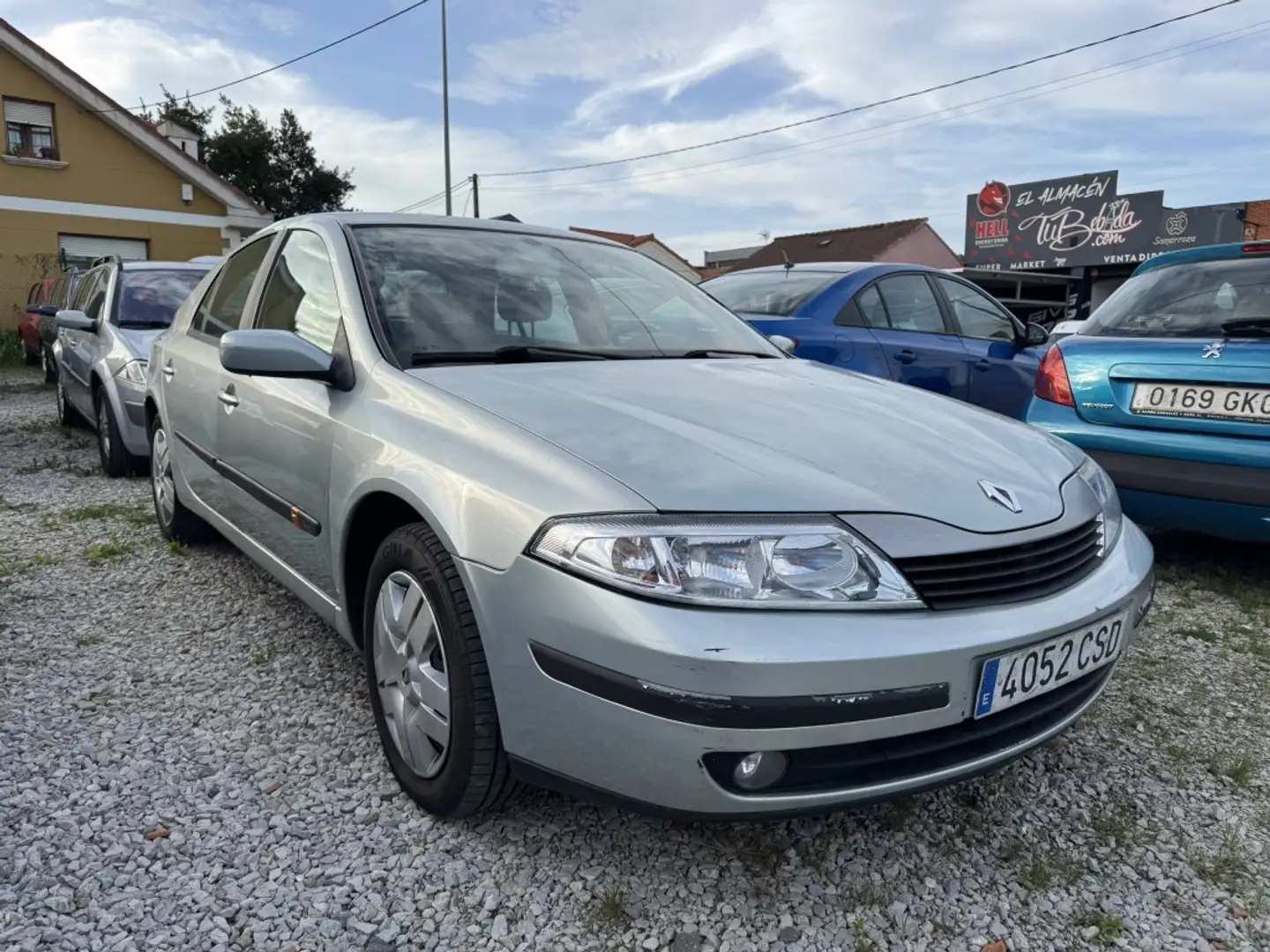 Renault Laguna 1.9DCi Privilege 120 Gris - 2