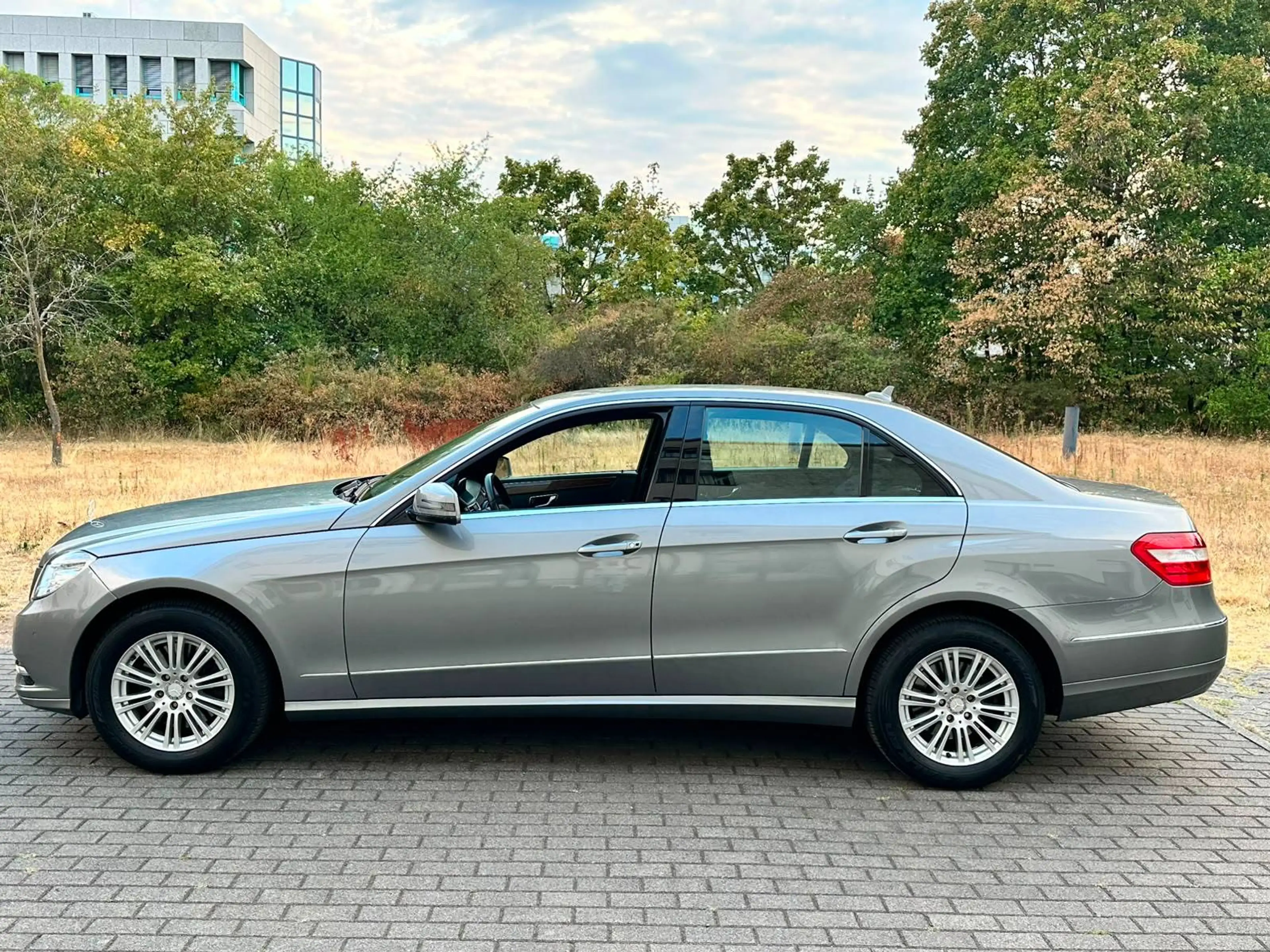 Mercedes-Benz E 350 E 350 CGI V6 *2.HAND*SCHECKHEFT*RENTNER*69TKM* — photo 8