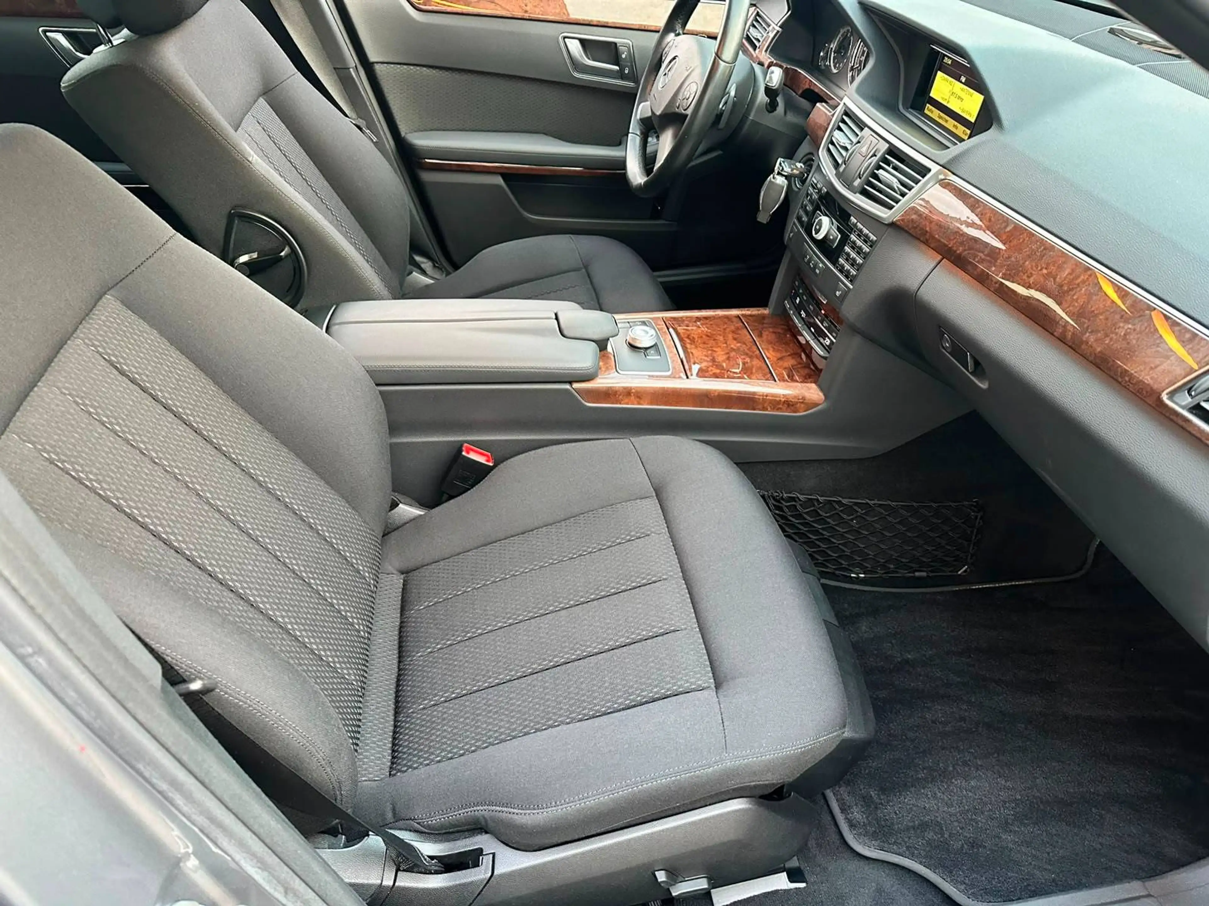 Mercedes-Benz E 350 E 350 CGI V6 *2.HAND*SCHECKHEFT*RENTNER*69TKM* — photo 14