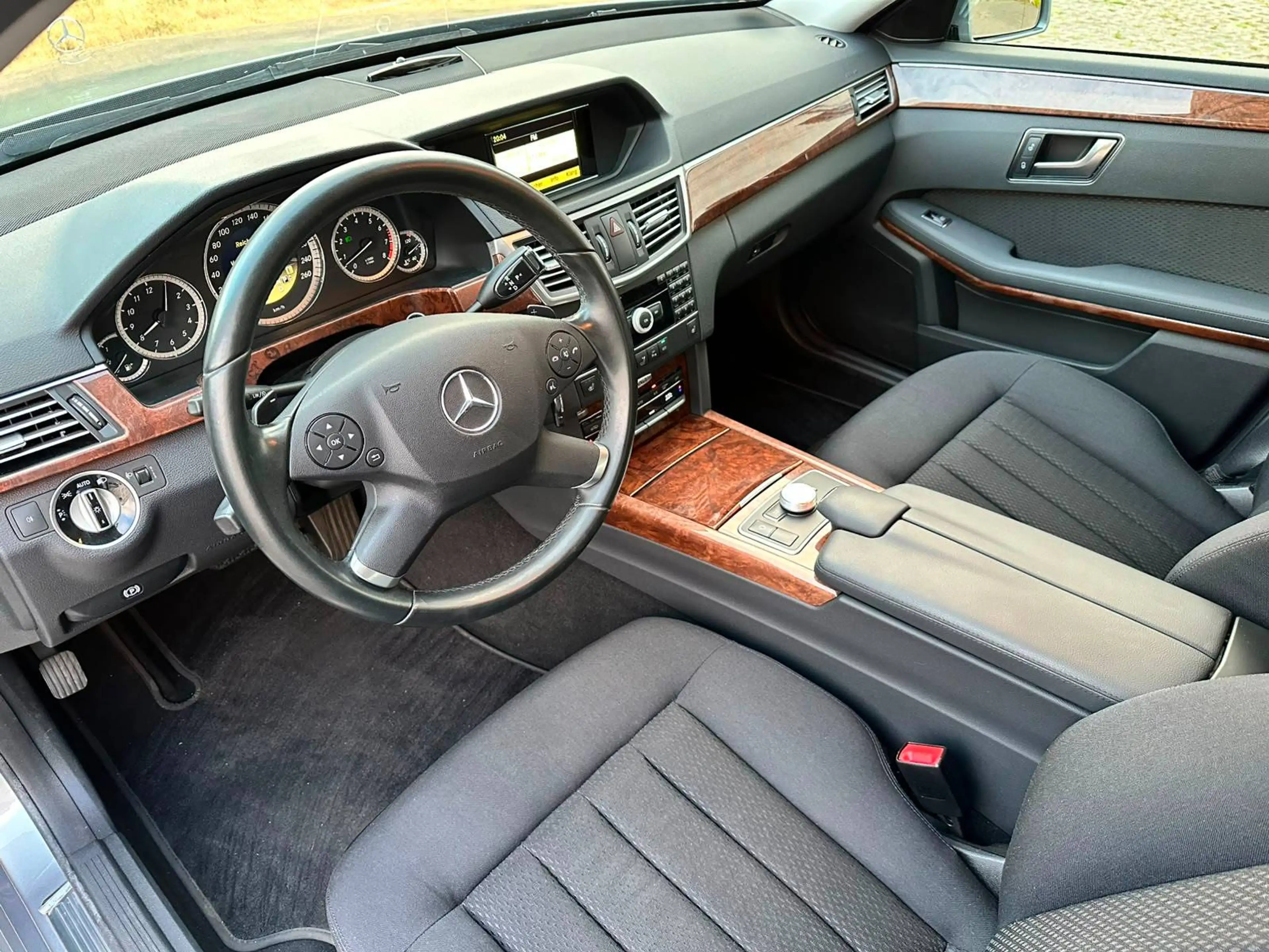 Mercedes-Benz E 350 E 350 CGI V6 *2.HAND*SCHECKHEFT*RENTNER*69TKM* — photo 6
