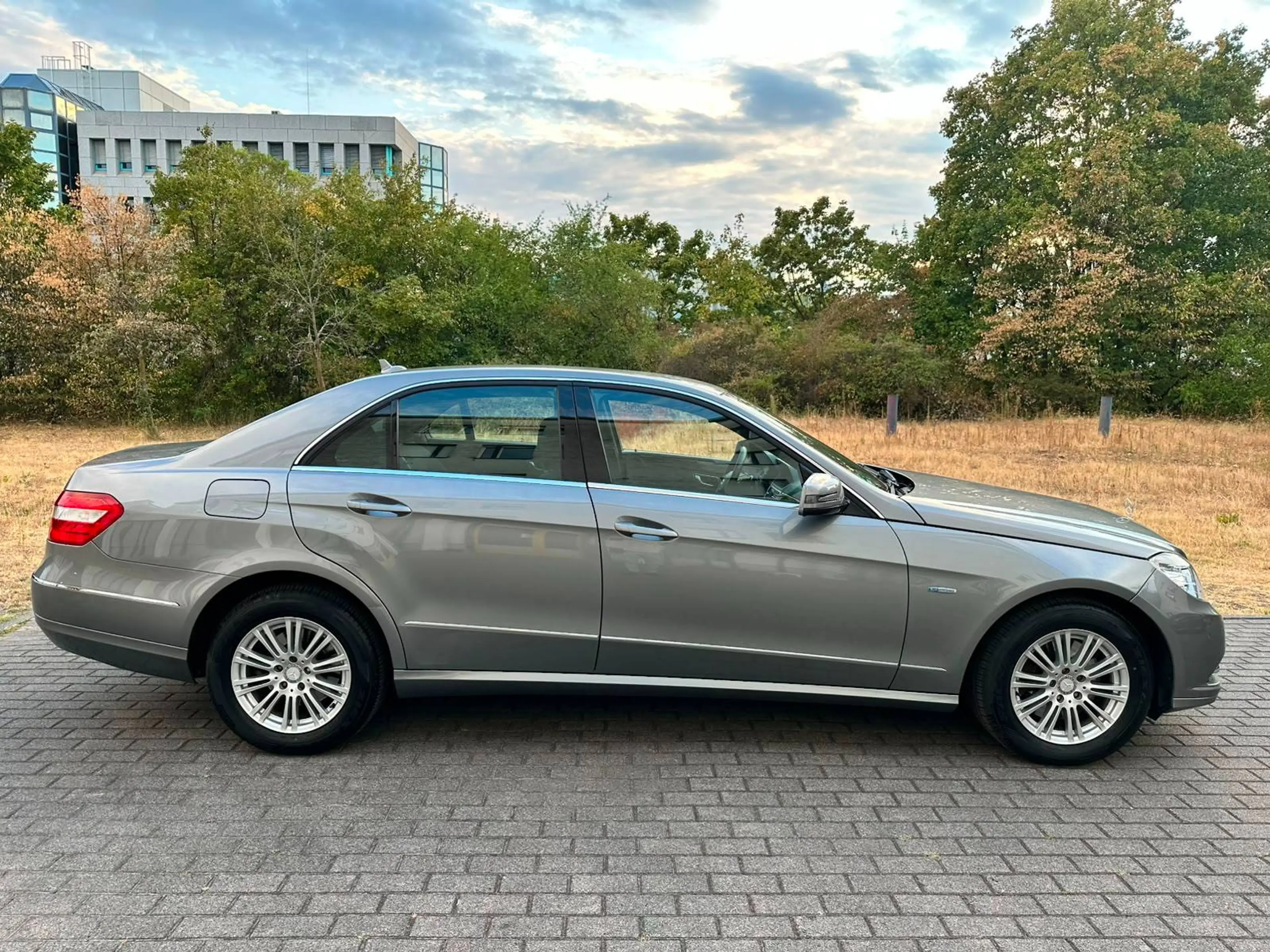 Mercedes-Benz E 350 E 350 CGI V6 *2.HAND*SCHECKHEFT*RENTNER*69TKM* — photo 12