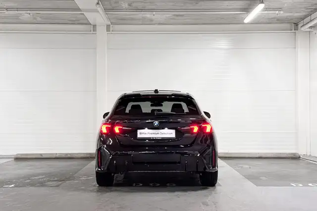 BMW 1 Series view 7