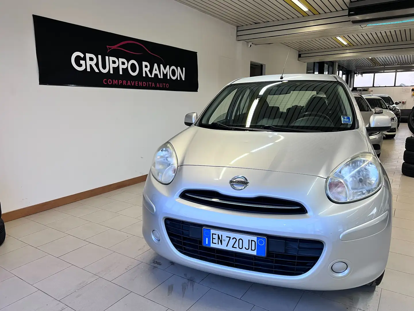 Nissan Micra Micra IV 2010 5p 1.2 Tekna Argent - 2