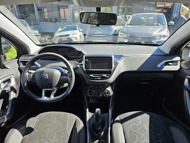 Peugeot 2008 view 7