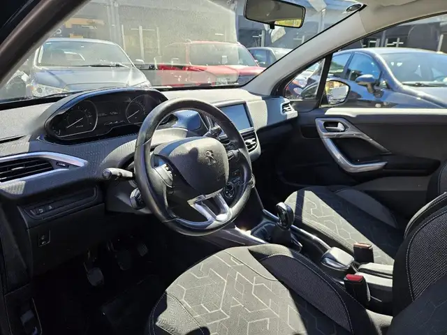 Peugeot 2008 view 13