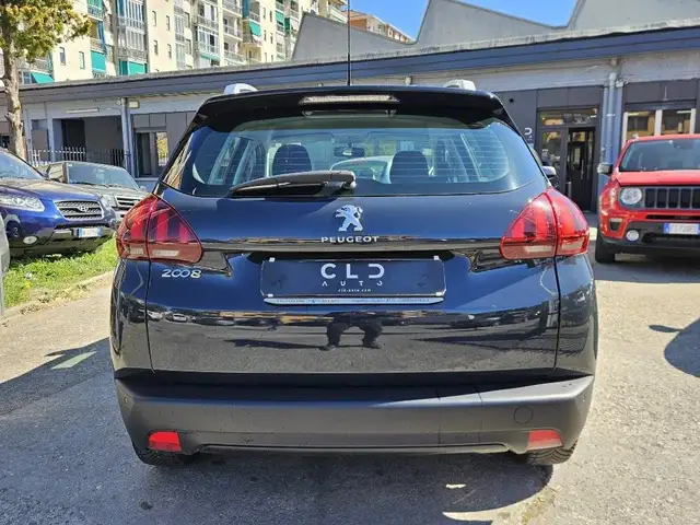 Peugeot 2008 view 5