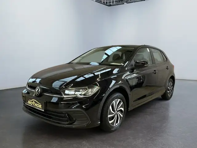 Volkswagen Polo view 2