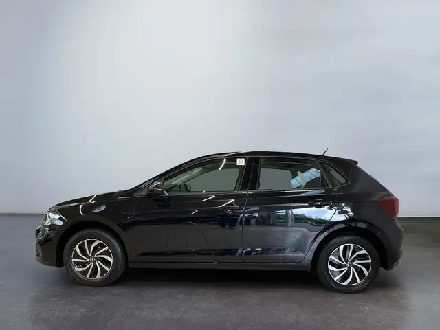 Volkswagen Polo view 3