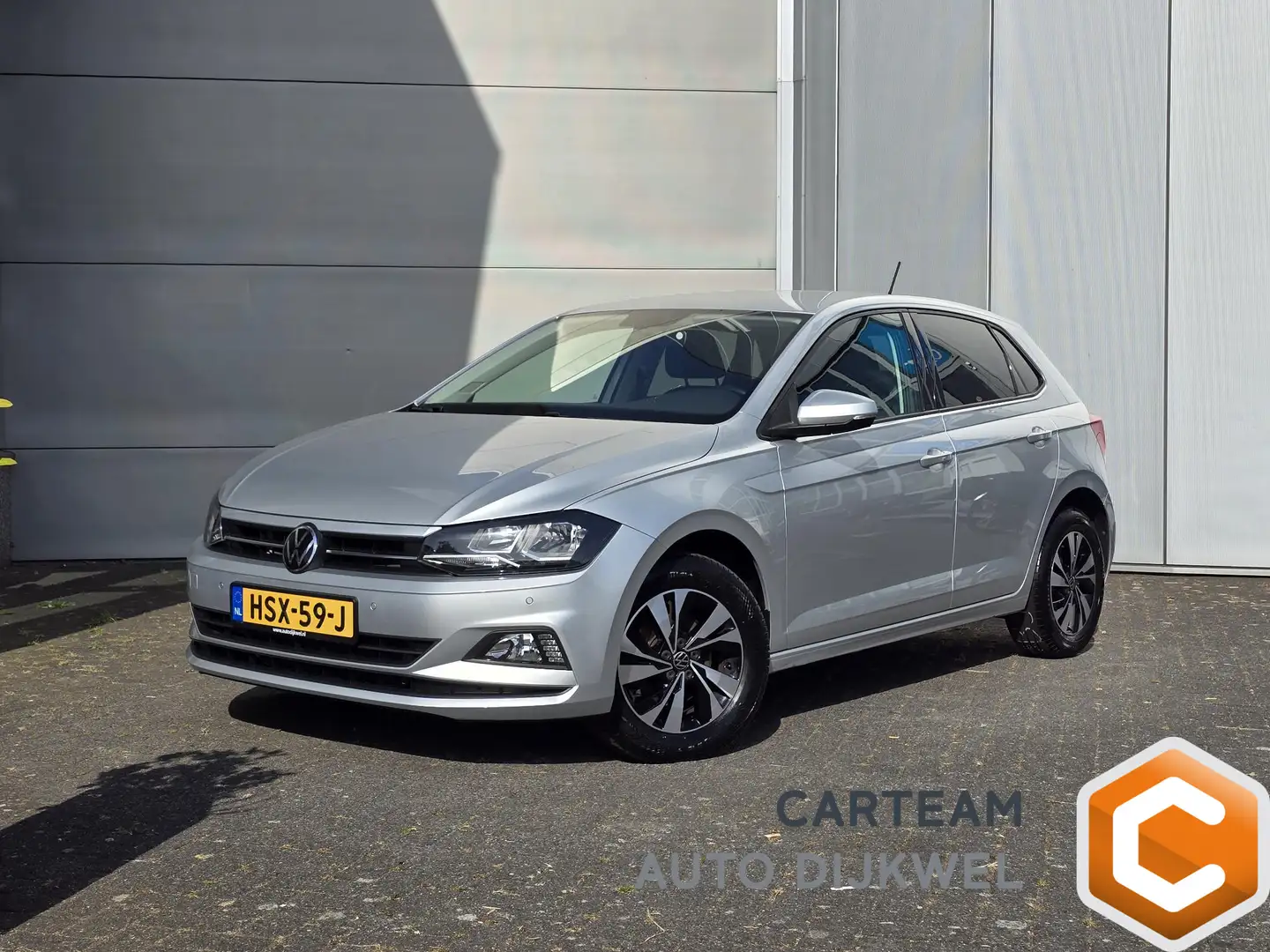 Volkswagen Polo 1.0 TSI Comfortline Gris - 1