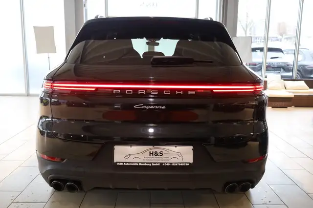 Porsche Cayenne view 4