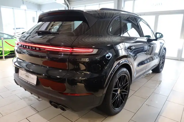 Porsche Cayenne view 7