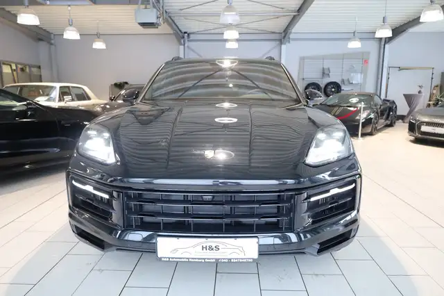 Porsche Cayenne view 9