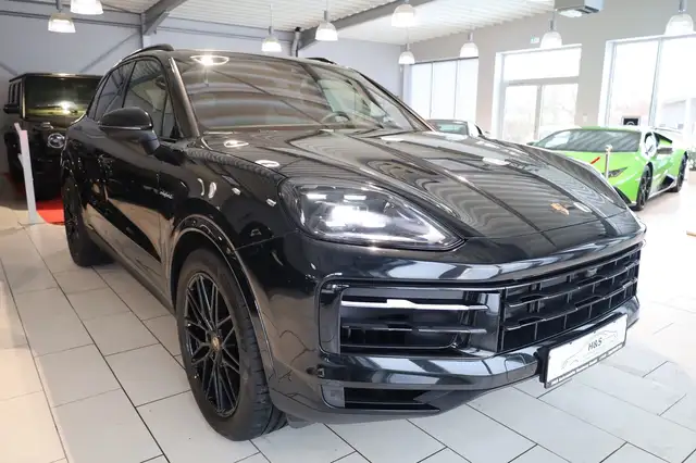 Porsche Cayenne view 8