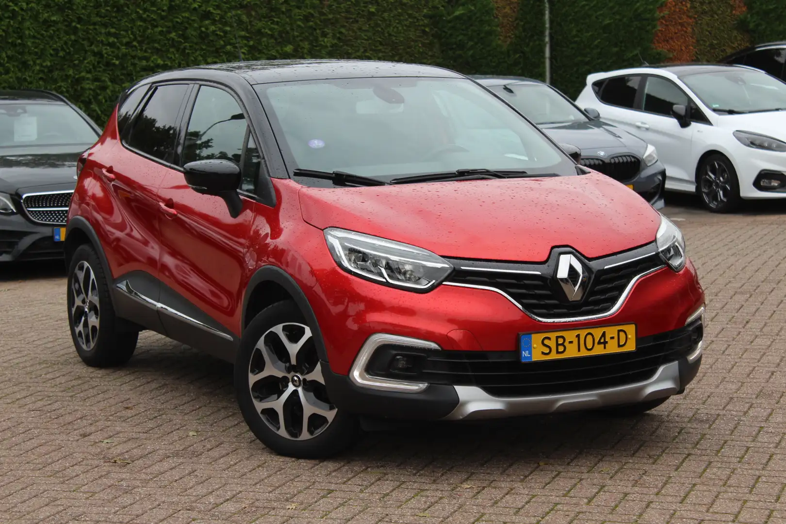 Renault Captur 1.2 TCe Intens / Camera / Navigatie / Keyless / 17 Rood - 1