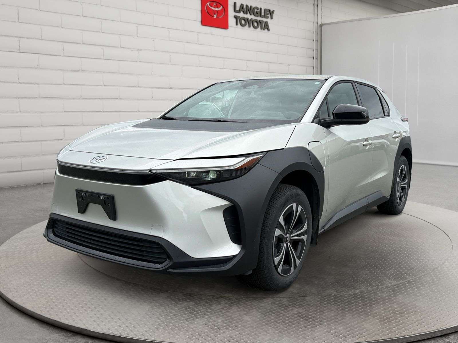 2023 Toyota bZ4X LE; FULLY ELECTRIC!! HEATED SEATS/WHEEL, CLIND SPO