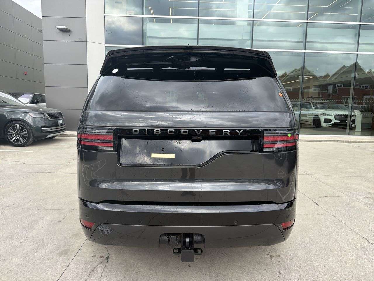 2026 Land Rover Discovery P300 Dynamic SE alt 4