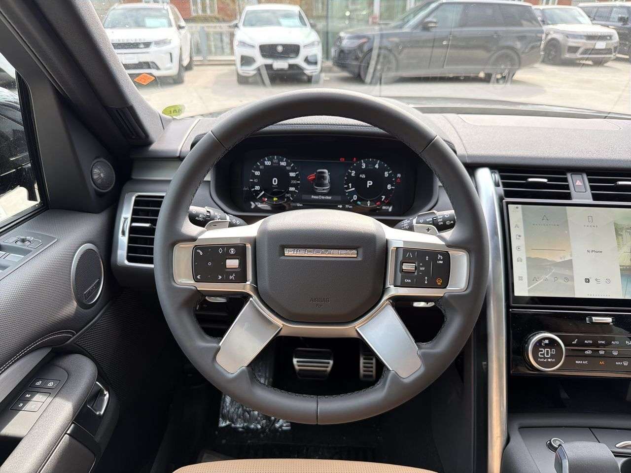 2026 Land Rover Discovery P300 Dynamic SE thumb 11