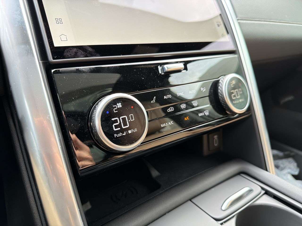 2026 Land Rover Discovery P300 Dynamic SE thumb 16