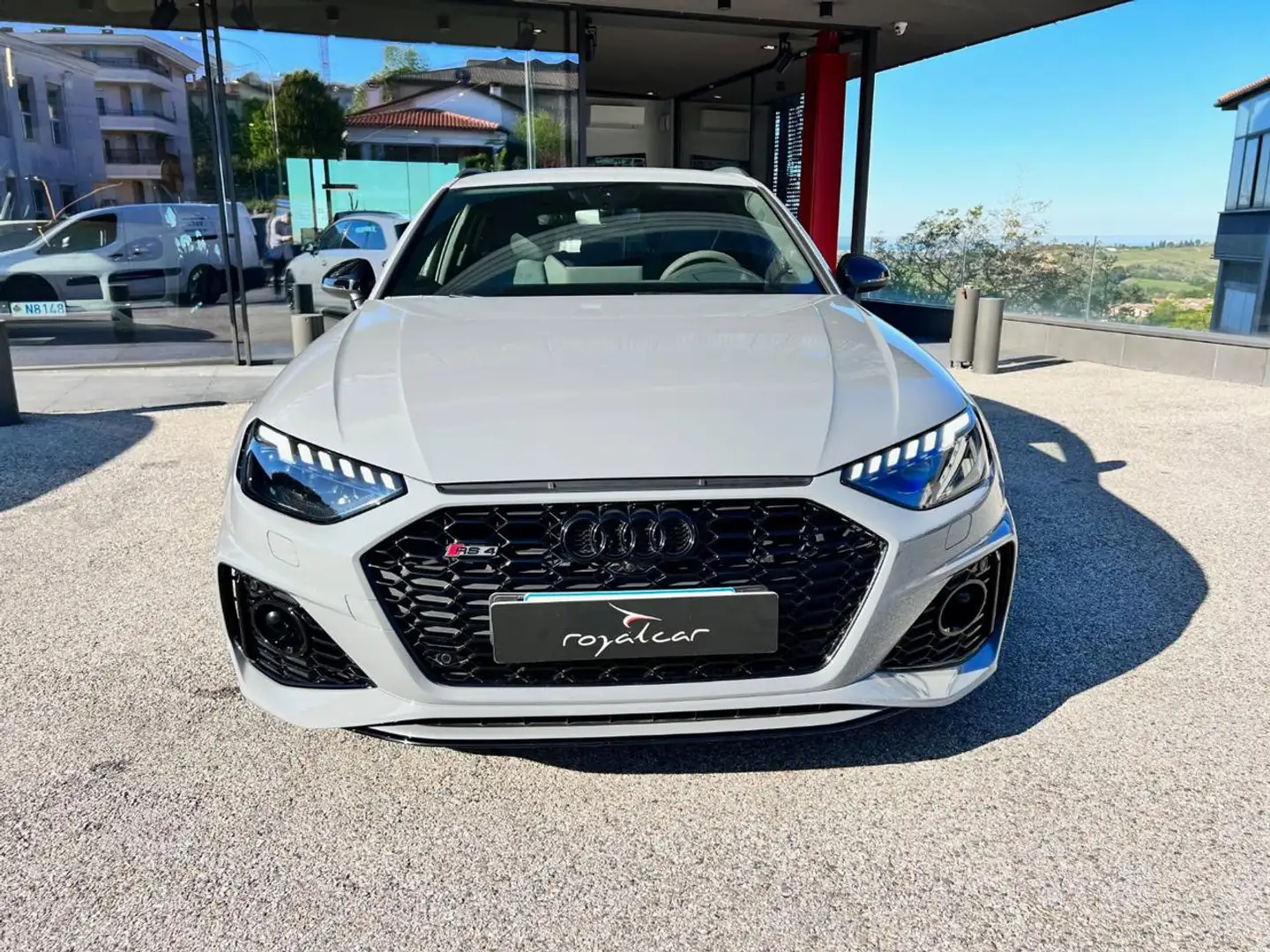 Audi RS 4 Avant Grau - 2