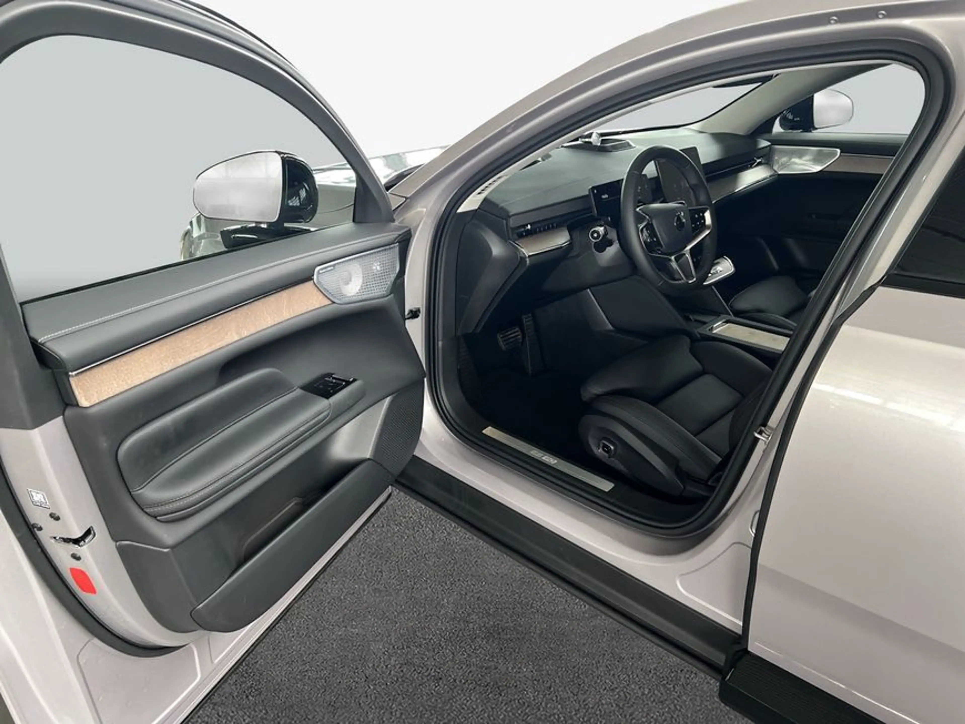 Volvo ES90 Single Motor Extended Range ULTRA Lidar B&W 2 — photo 10