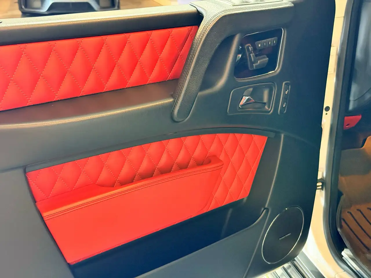 Mercedes-Benz G-Class снимка Mercedes-Benz G-Class
